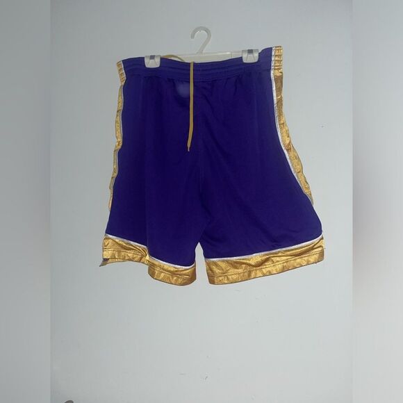 Adidas Los Angeles Lakers Basketball Shorts - Picture 2 of 5